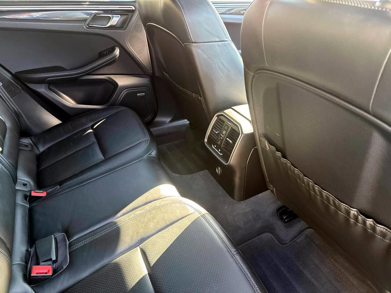 Used 2017 Porsche Macan image 13