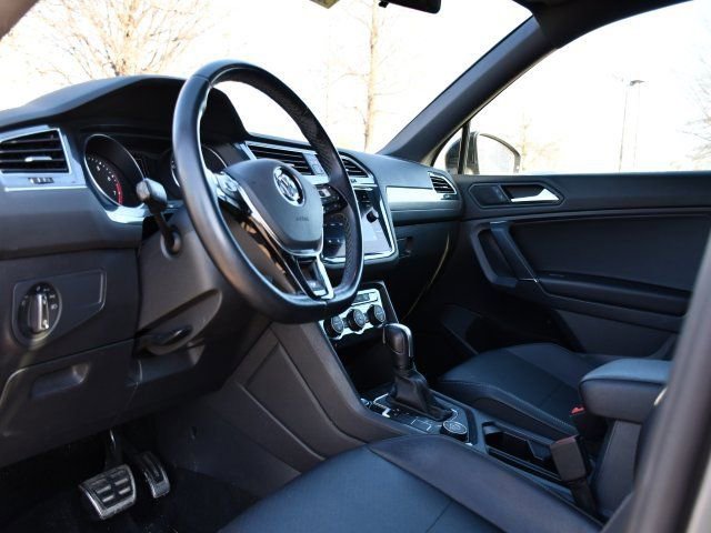 Used 2020 Volkswagen Tiguan SE R-Line AWD/4WD image 13