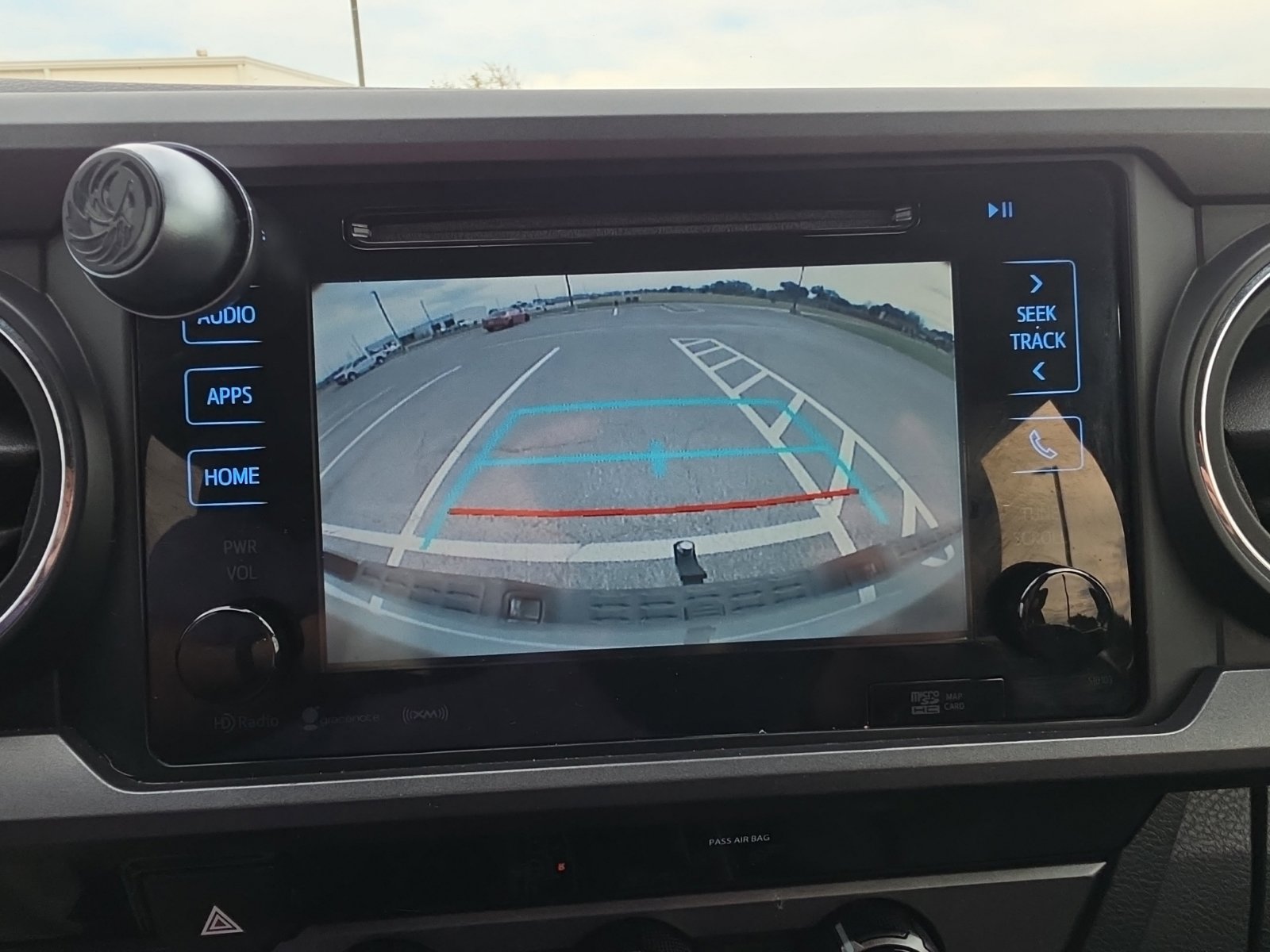 Used 2018 Toyota Tacoma TRD Off-Road AWD/4WD image 13