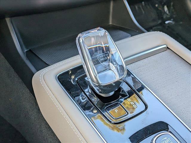 Certified 2025 Volvo XC90 B5 Core w/ Protection Package Premier image 12