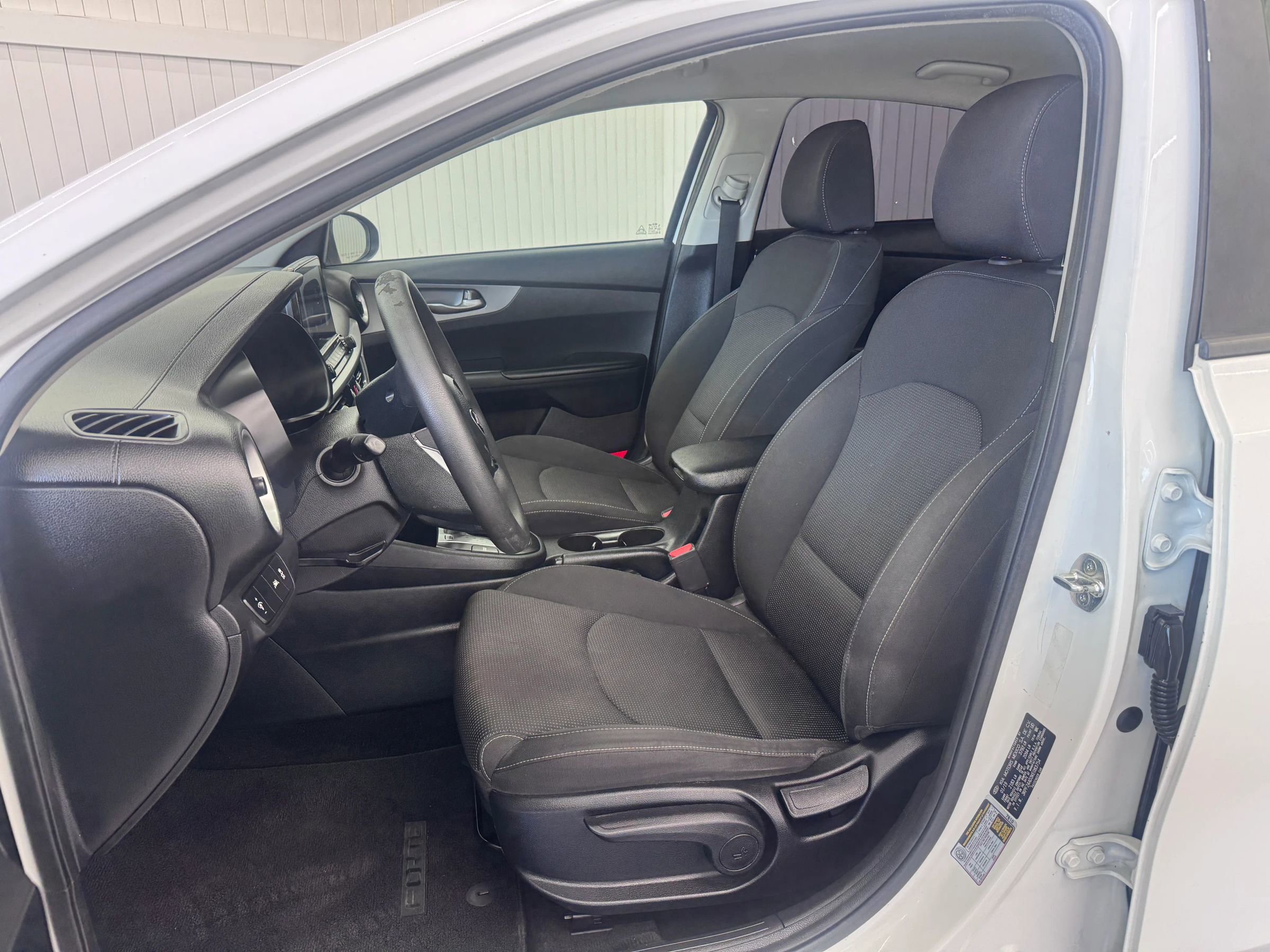 Used 2019 Kia Forte LXS FWD image 9