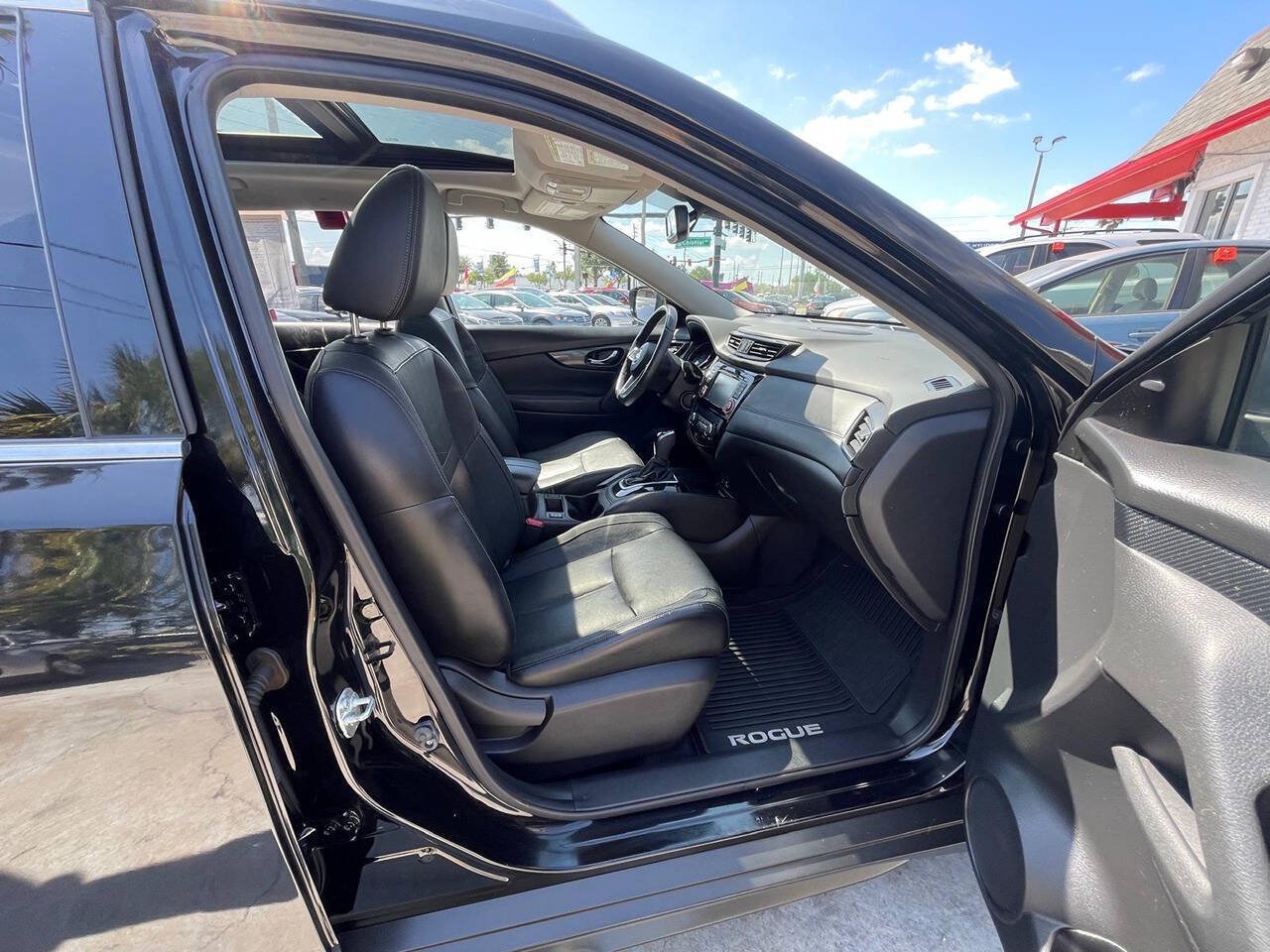 Used 2017 Nissan Rogue SL w/ SL Premium Package AWD/4WD image 17