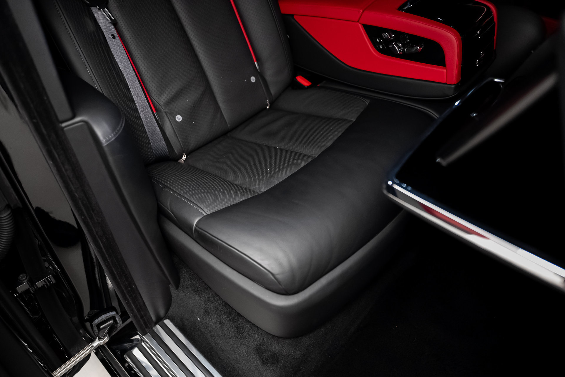 Used 2023 Rolls-Royce Phantom Sedan w/ The Phantom Package RWD image 65