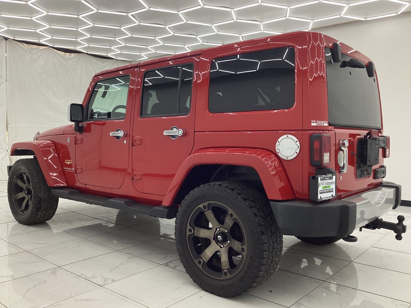 Used 2011 Jeep Wrangler Unlimited Sahara image 11