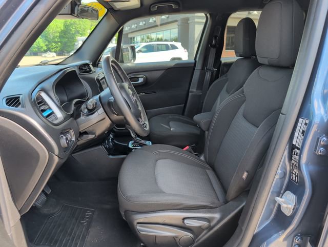 Used 2021 Jeep Renegade Latitude AWD/4WD image 11