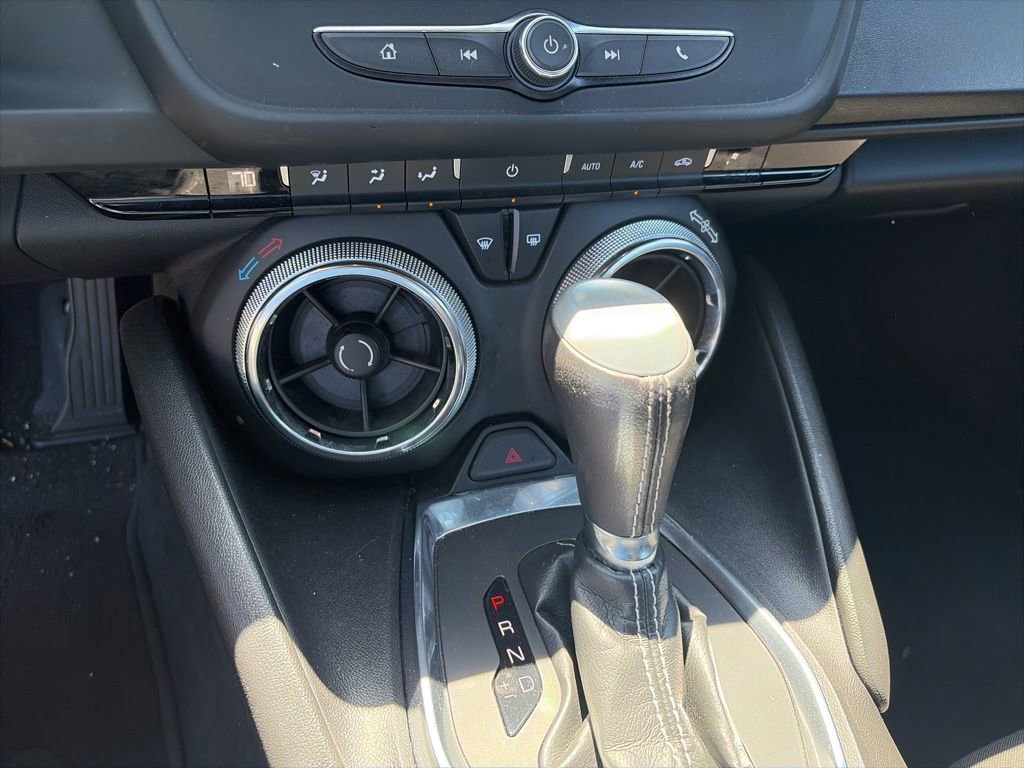 Used 2020 Chevrolet Camaro LT image 15