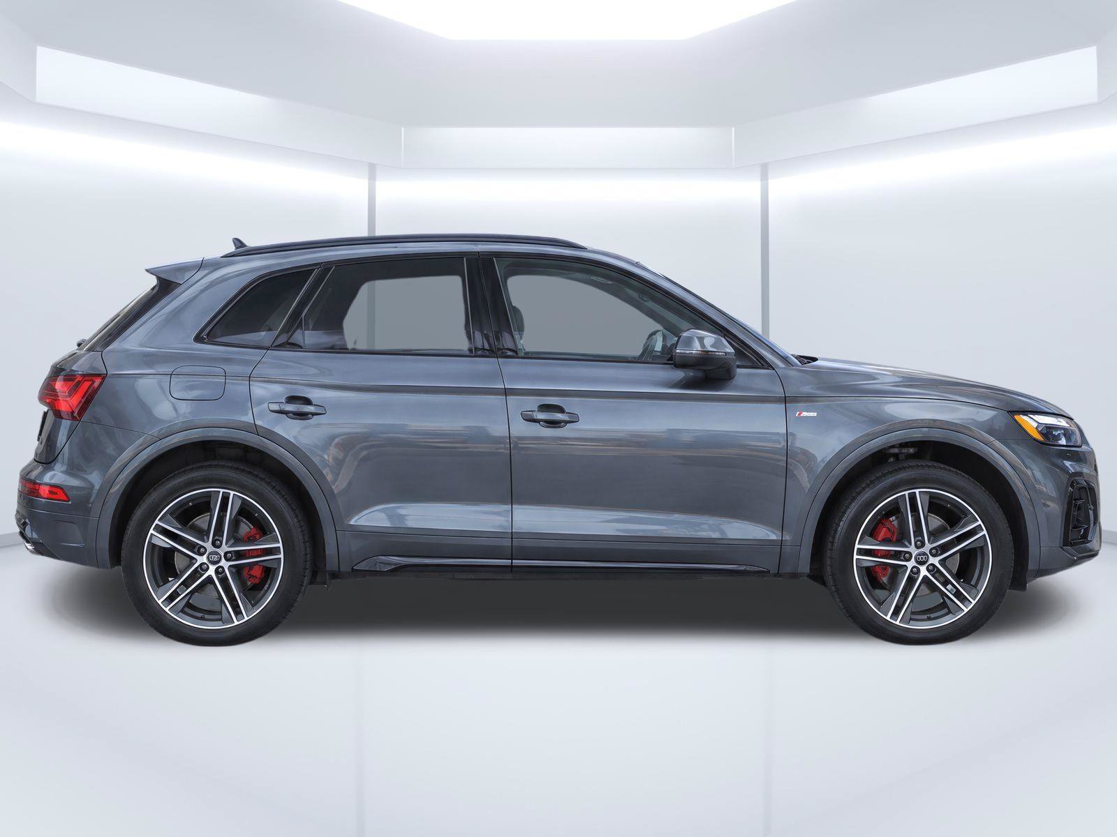 Used 2024 Audi Q5 e Premium Plus AWD/4WD image 3