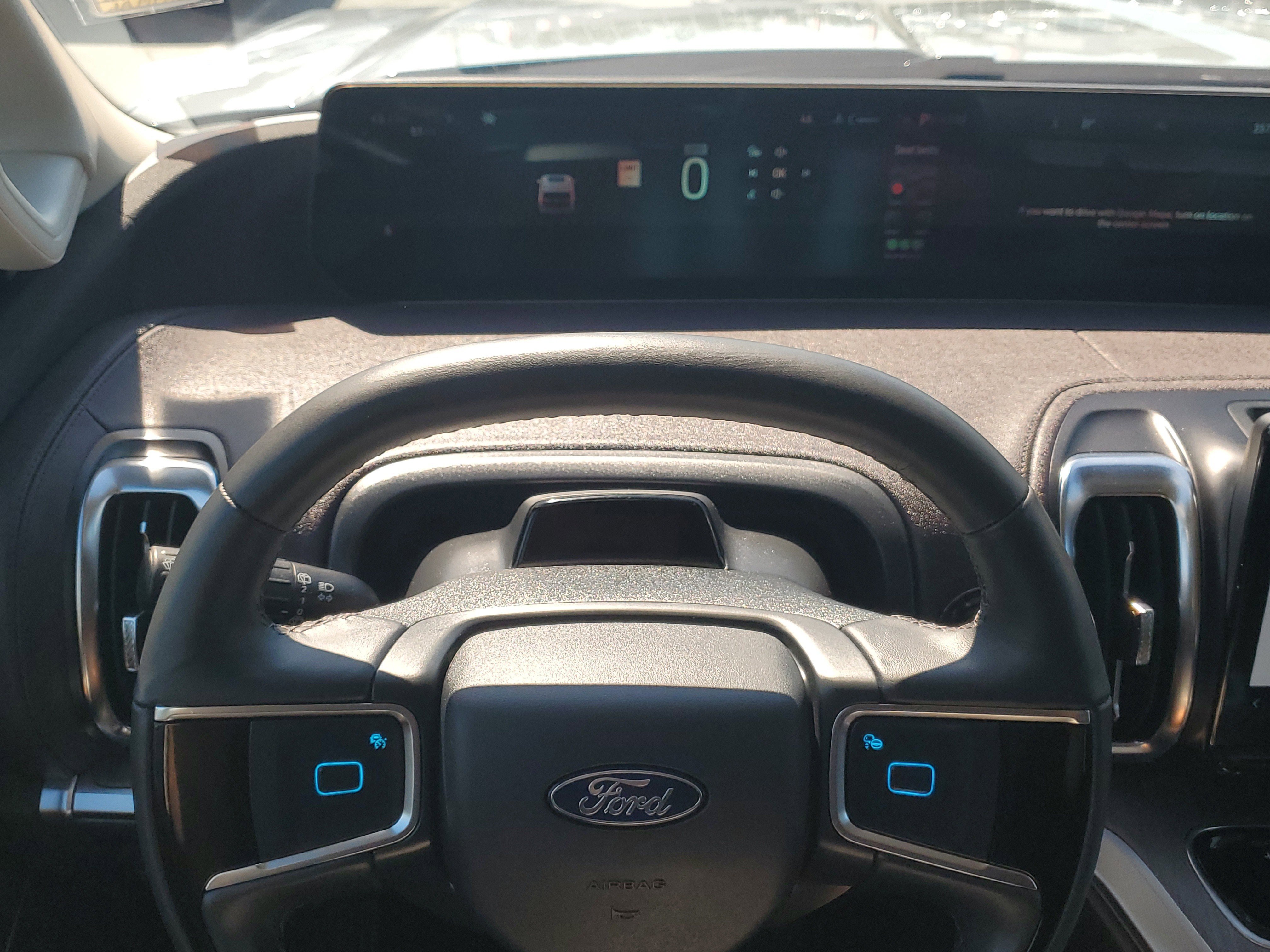 Certified 2025 Ford Expedition Platinum w/ Platinum Ultimate Package AWD/4WD image 24