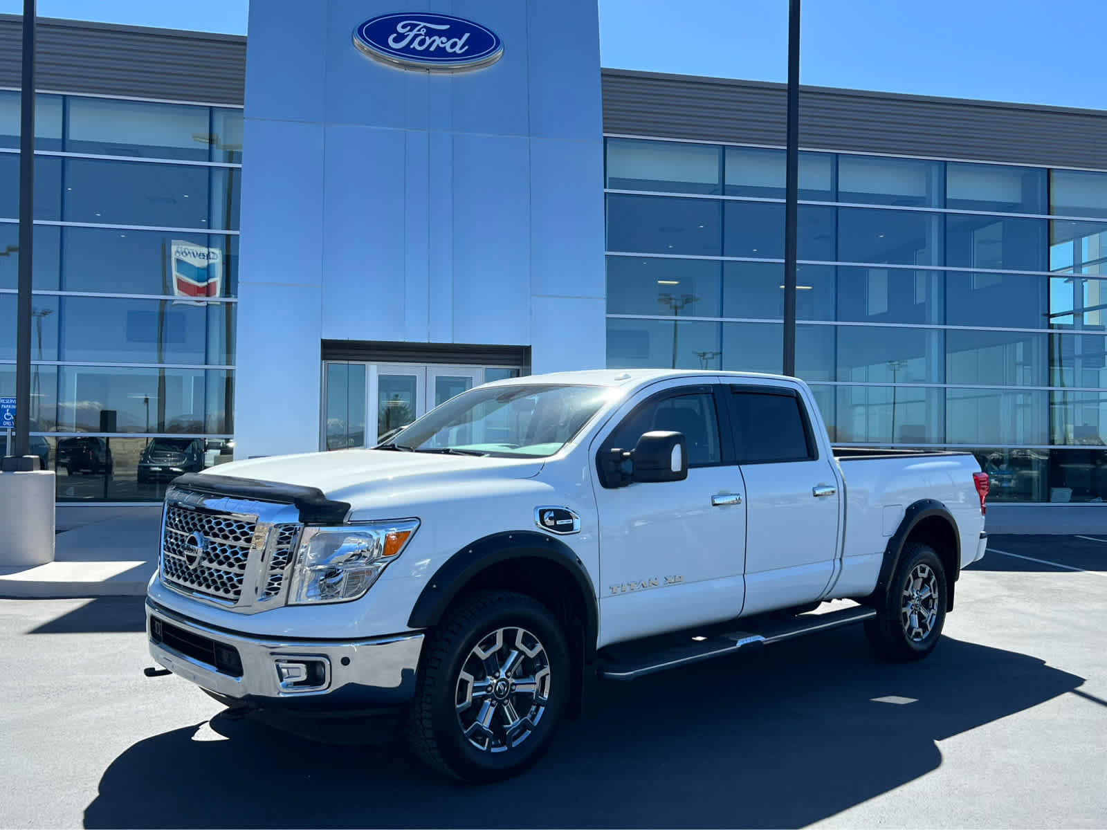 Used 2017 Nissan Titan SV AWD/4WD image 1