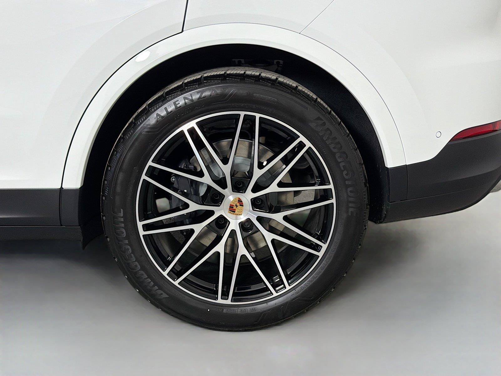 Certified 2026 Porsche Cayenne Coupe AWD/4WD image 12