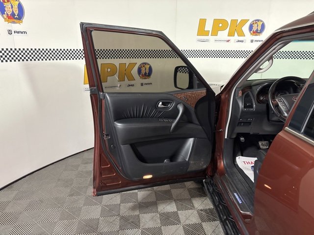 Used 2017 Nissan Armada Platinum w/ Interior Lighting Package image 15