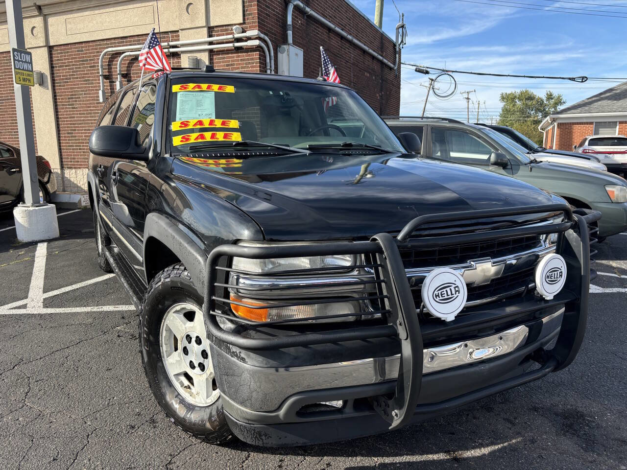 Used 2005 Chevrolet Suburban LT w/ Preferred Equipment Group image 1