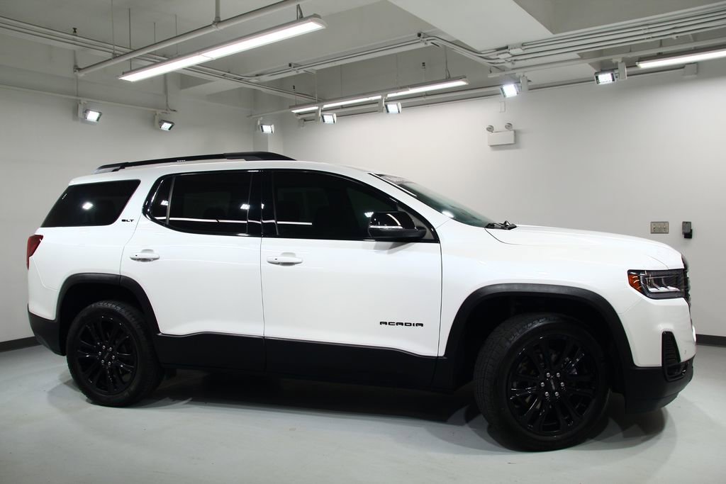 Used 2022 GMC Acadia SLT w/ Elevation Edition image 9