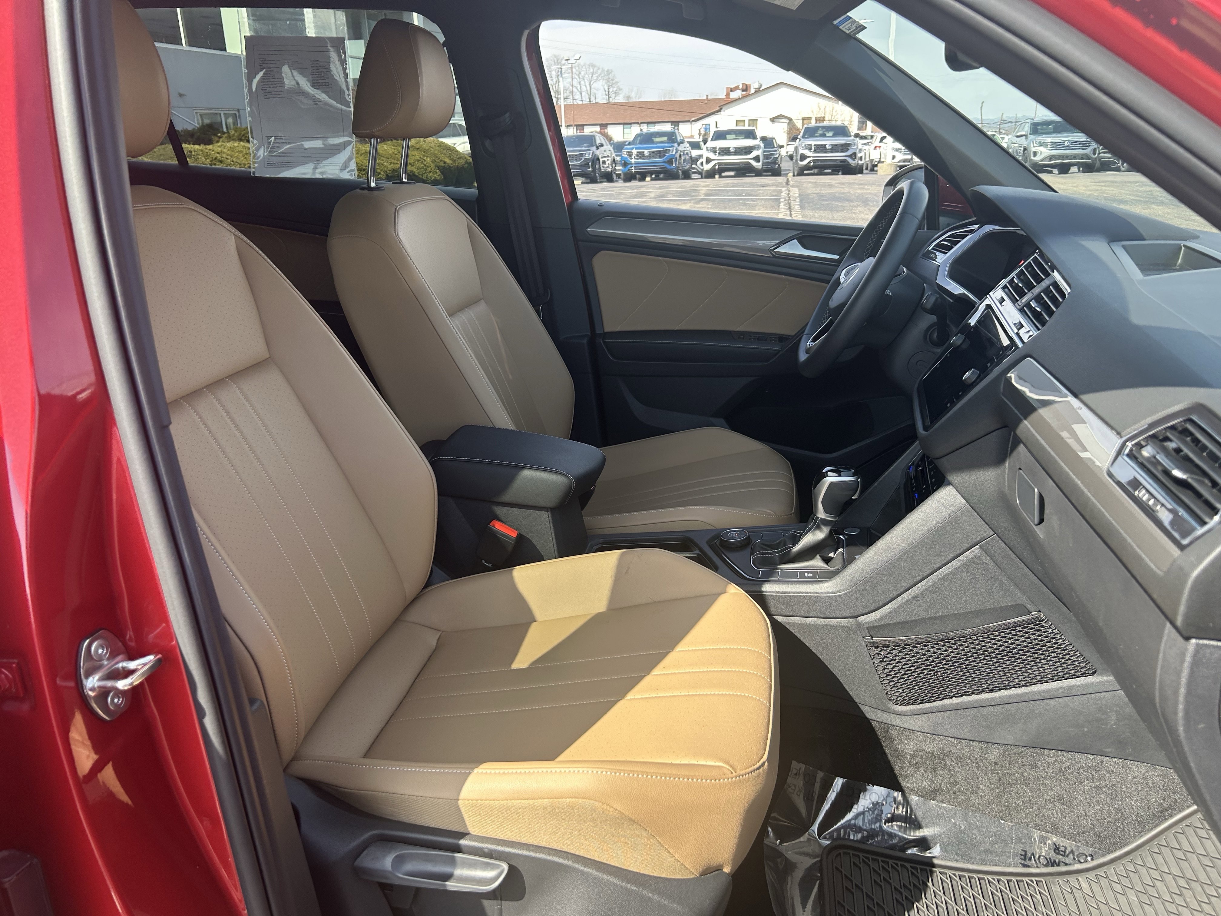 Certified 2023 Volkswagen Tiguan SE image 25