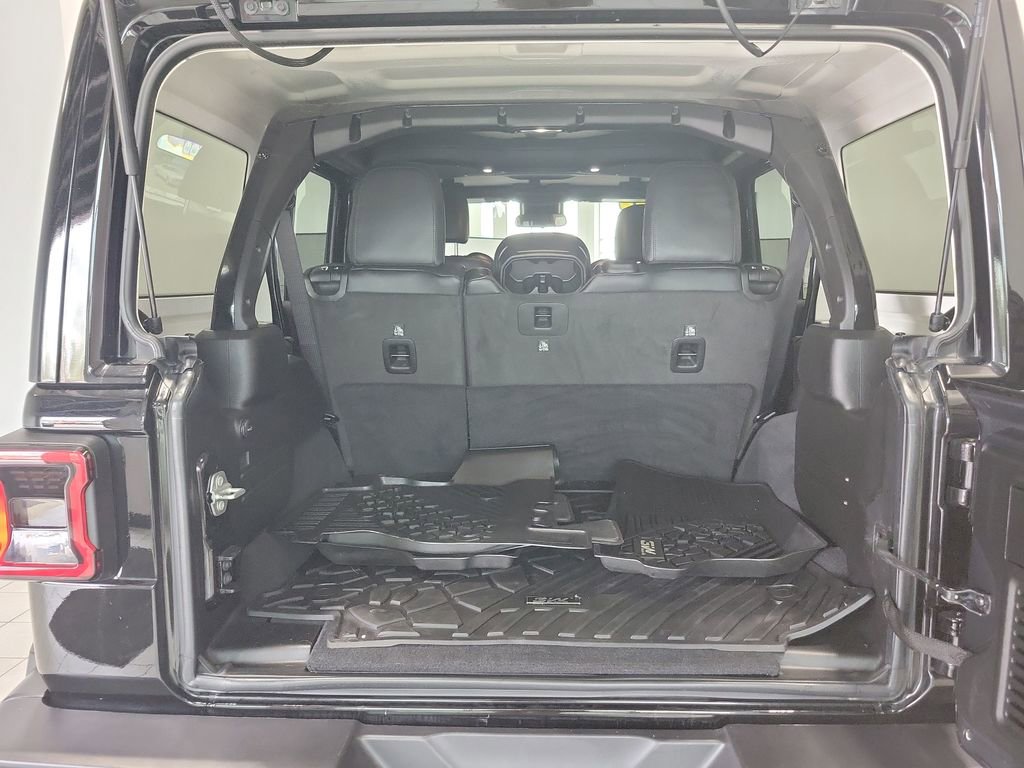 Used 2024 Jeep Wrangler Sahara w/ Safety Group image 9