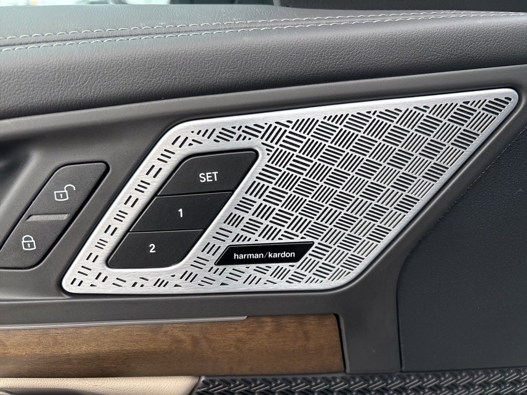 Used 2025 BMW X1 xDrive28i w/ Technology Package image 16