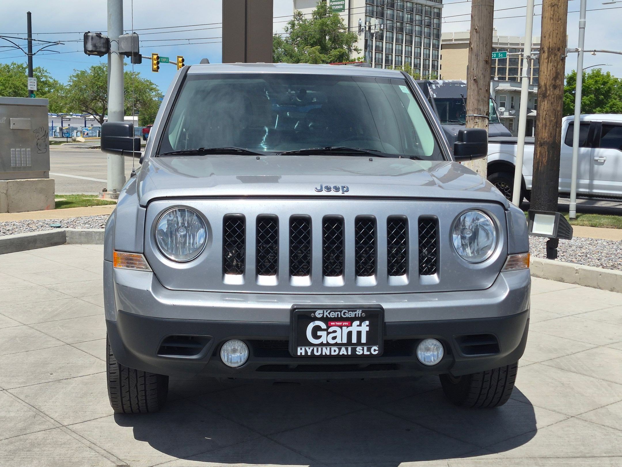 Used 2017 Jeep Patriot Latitude AWD/4WD image 11