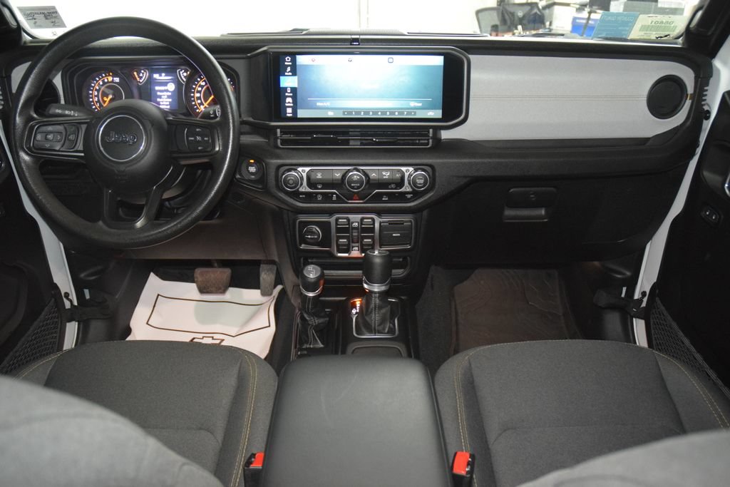 Used 2024 Jeep Gladiator Sport AWD/4WD image 29