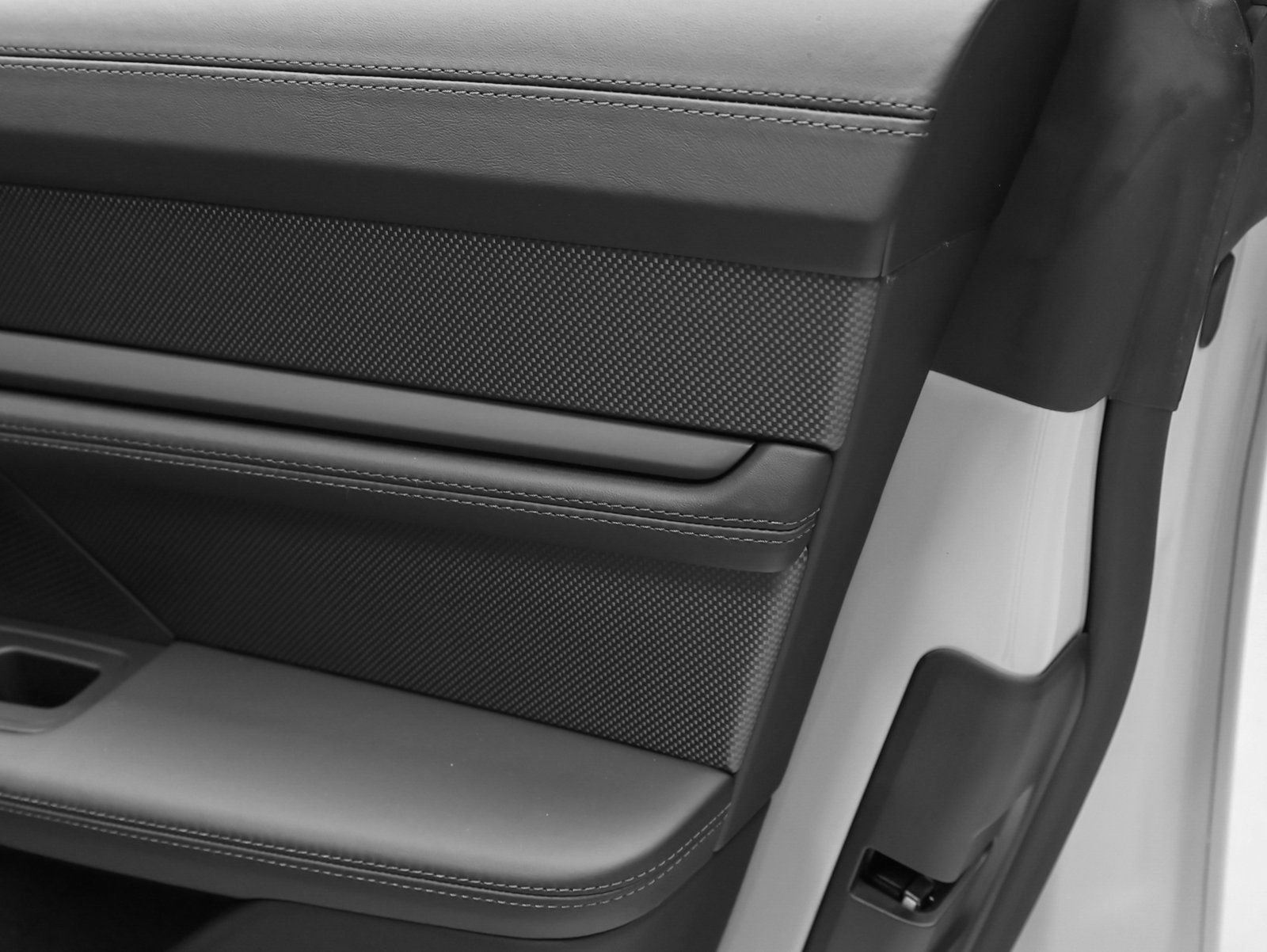 New 2026 Porsche Taycan GTS image 33