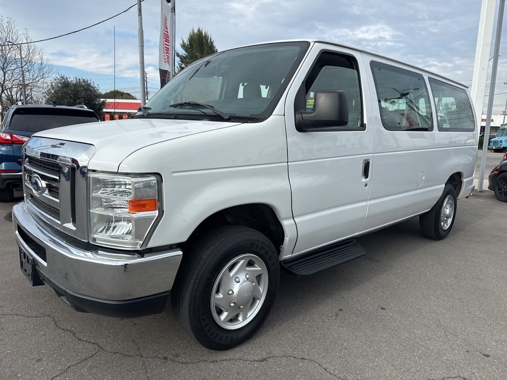 Used 2012 Ford E-150 and Econoline 150 XLT image 2