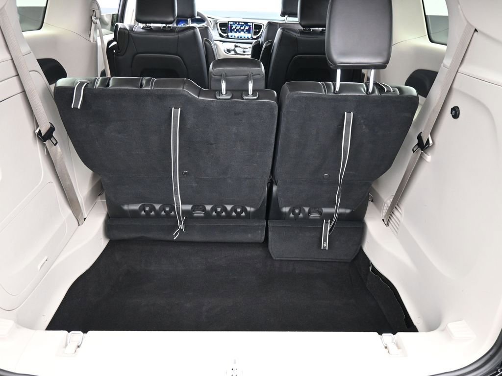 Certified 2024 Chrysler Pacifica Select image 14