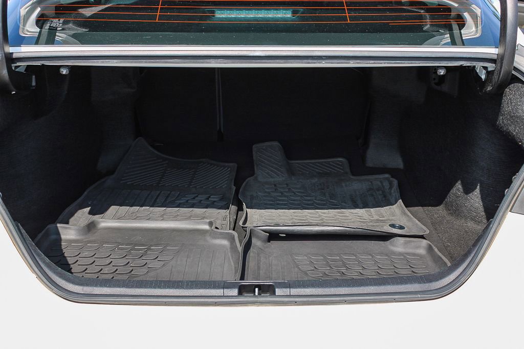 Used 2019 Toyota Camry SE image 25