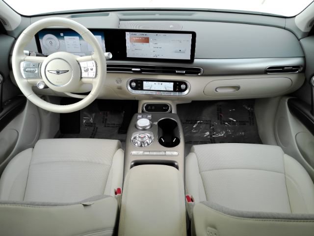 Used 2024 Genesis GV60 RWD image 3