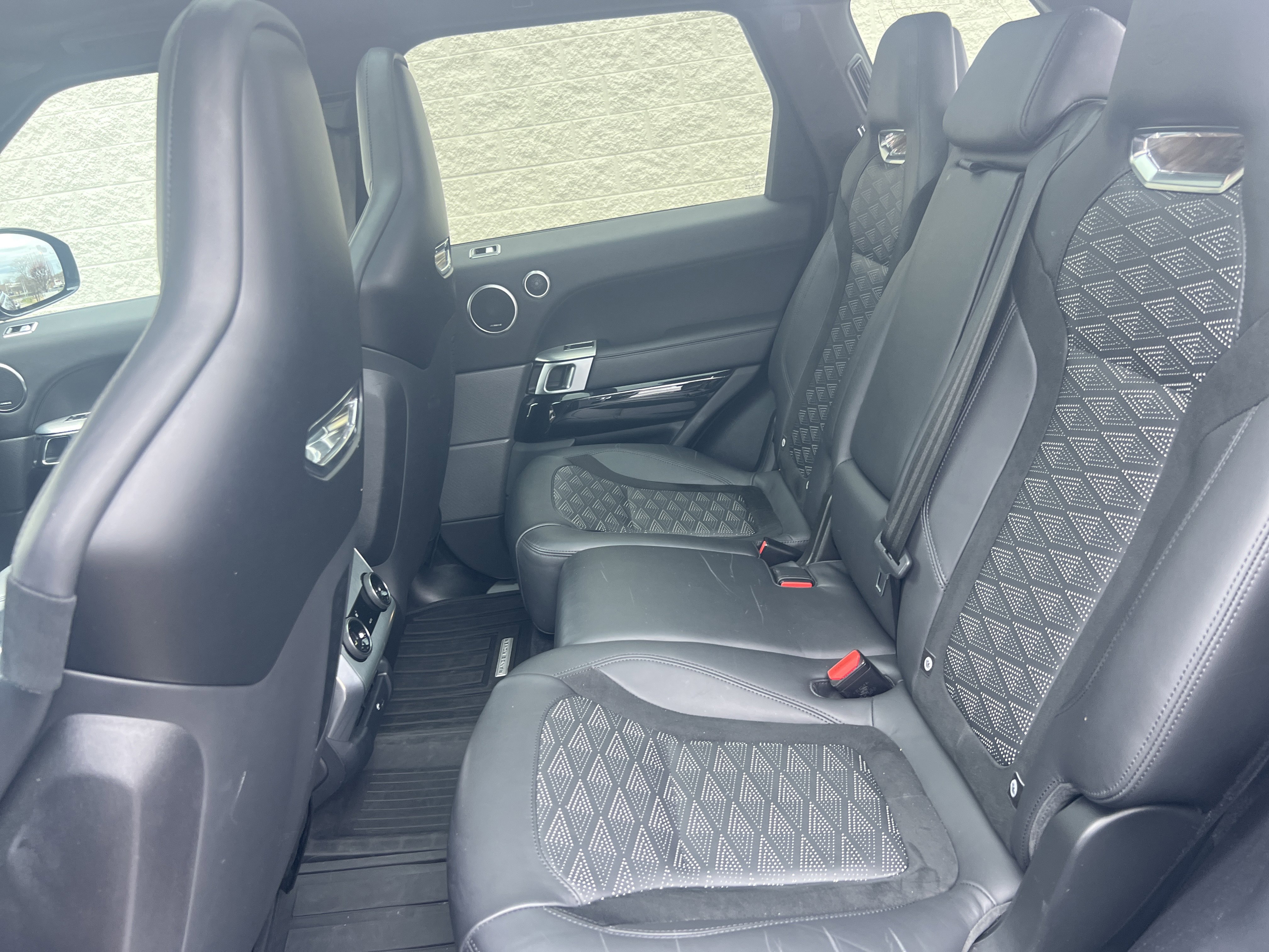 Used 2021 Land Rover Range Rover Sport SVR AWD/4WD image 31