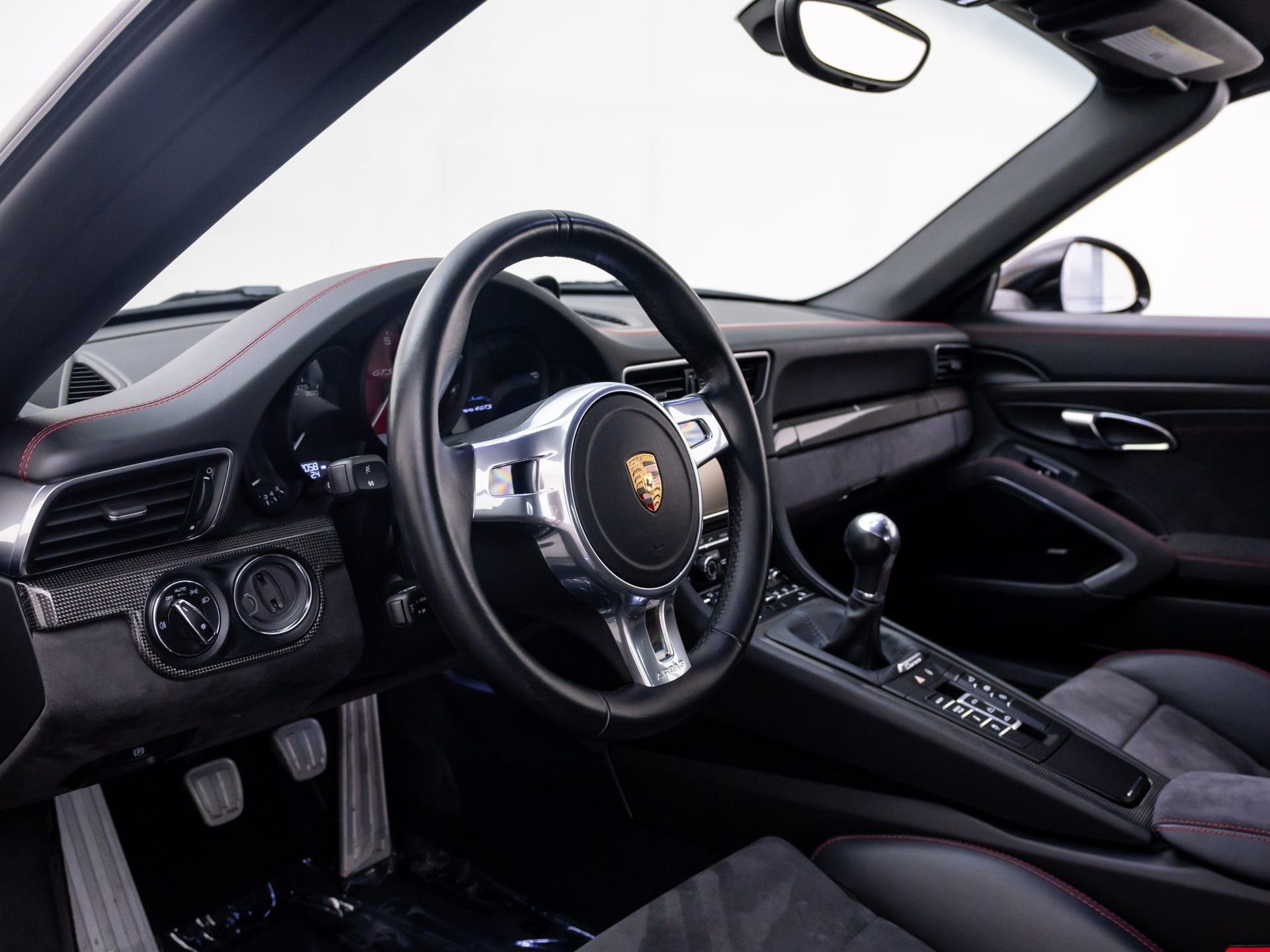 Used 2015 Porsche 911 Carrera 4 GTS AWD/4WD image 4