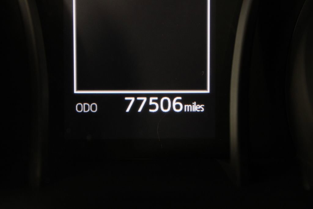 Used 2020 Toyota Camry SE image 25