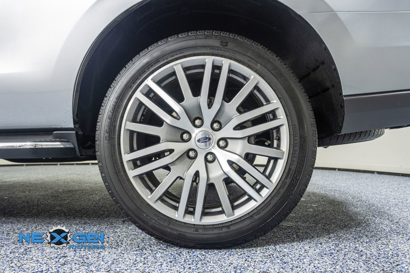 Used 2024 Ford Expedition XLT image 47