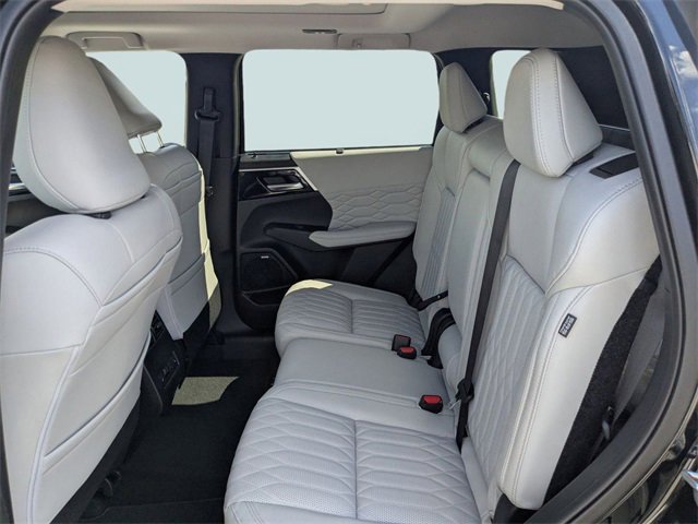 New 2025 Mitsubishi Outlander SEL image 12