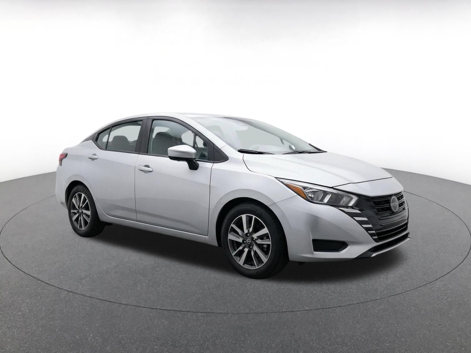 Used 2025 Nissan Versa SV FWD image 3
