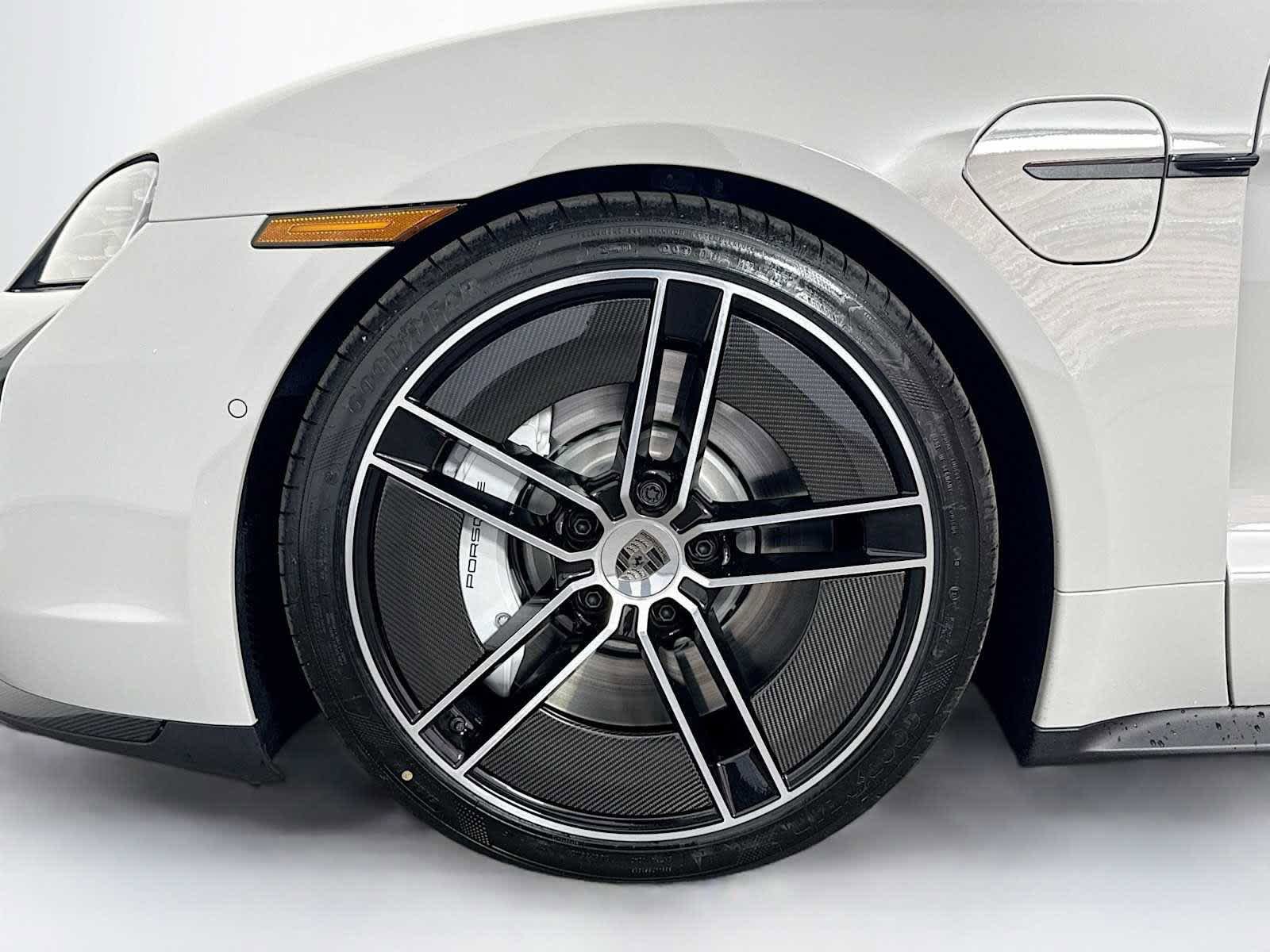 New 2025 Porsche Taycan Turbo AWD/4WD image 31