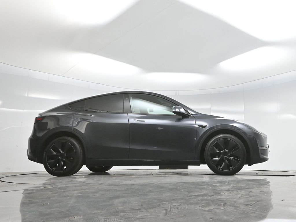 Used 2025 Tesla Model Y Long Range image 55