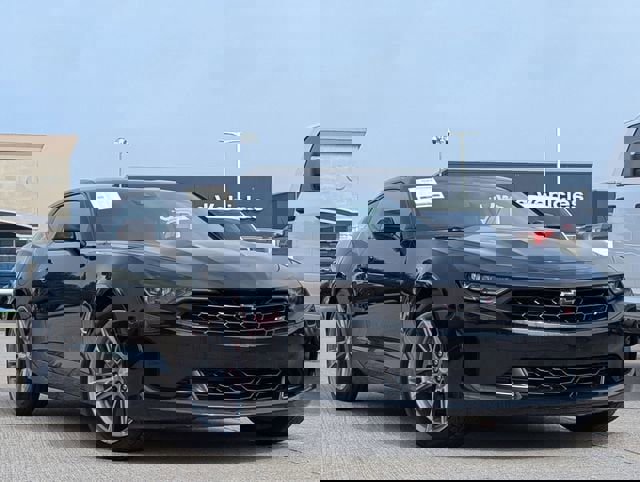 Used 2019 Chevrolet Camaro LT RWD image 2