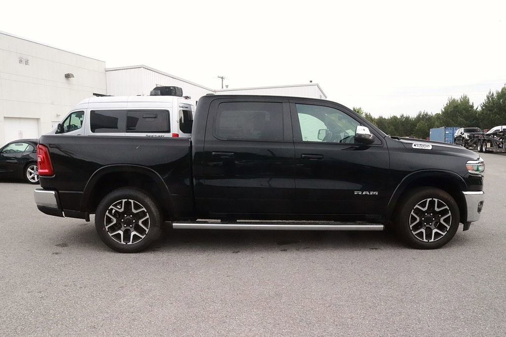 Used 2025 RAM 1500 Laramie AWD/4WD image 4