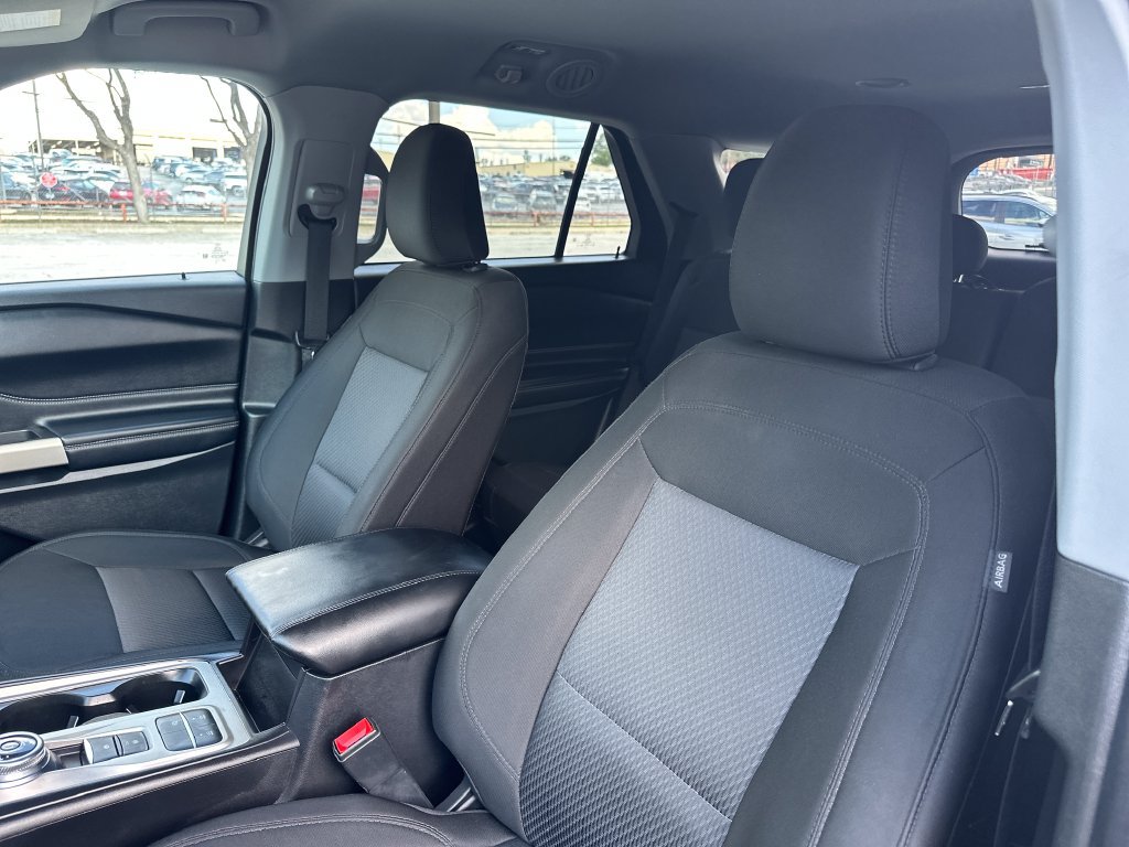 Used 2023 Ford Explorer XLT RWD image 10
