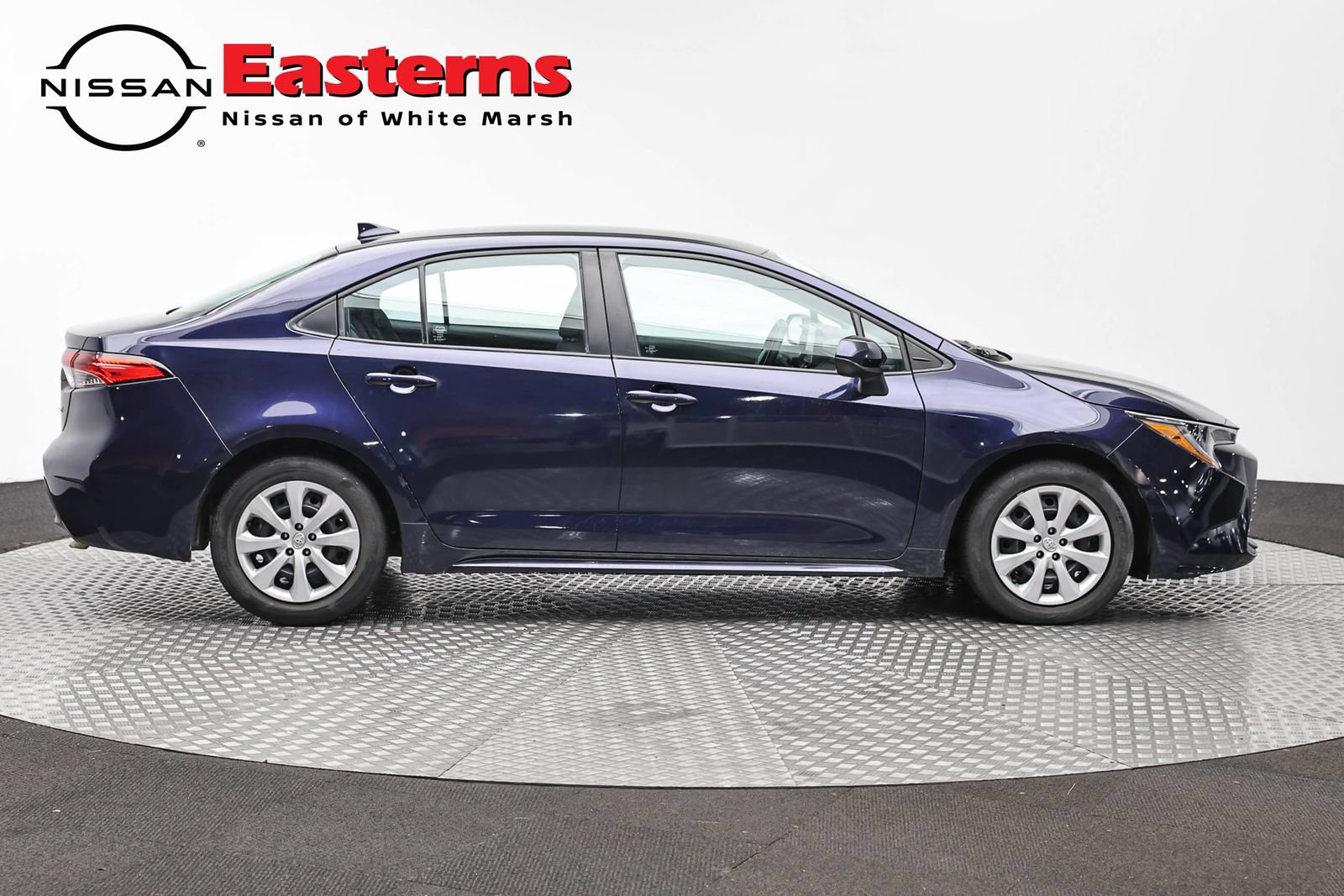 Used 2023 Toyota Corolla LE FWD image 4