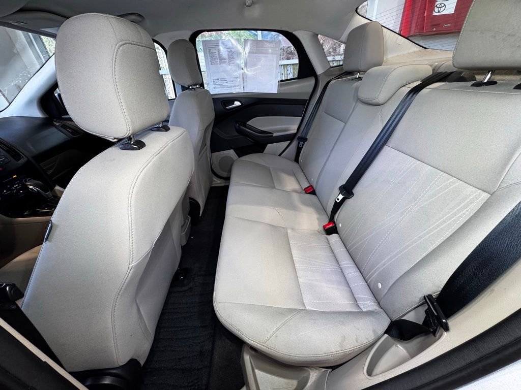Used 2018 Ford Focus SE FWD image 41