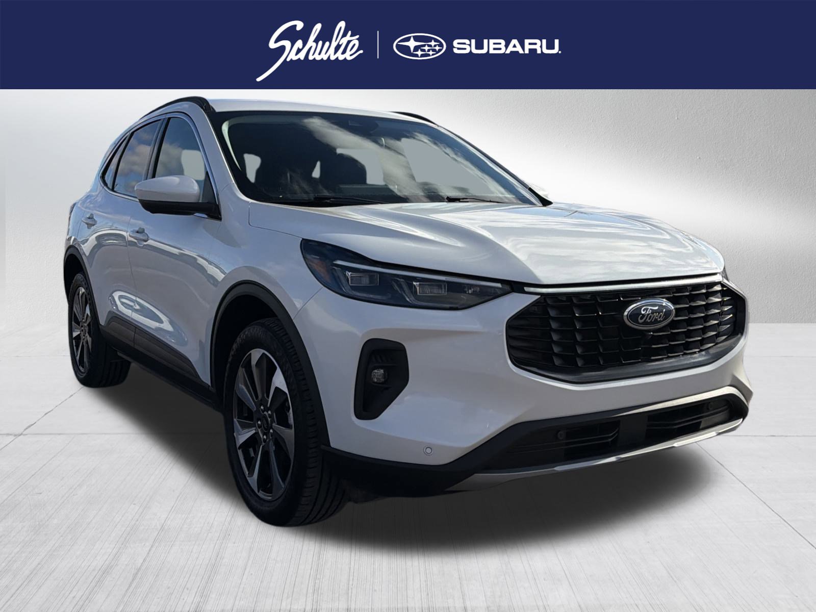 Used 2024 Ford Escape Platinum image 1