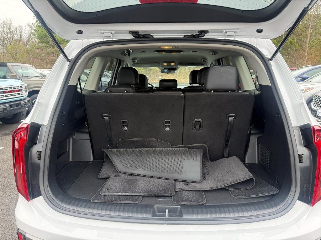 Used 2025 Kia Telluride LX image 6