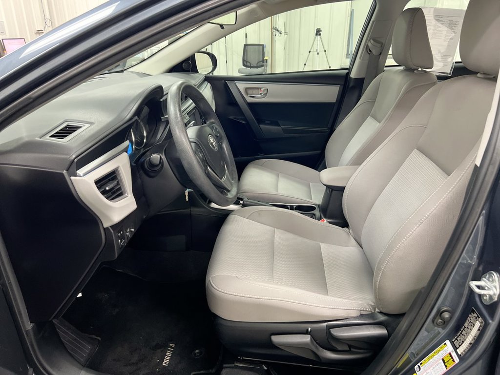 Used 2016 Toyota Corolla LE FWD image 19