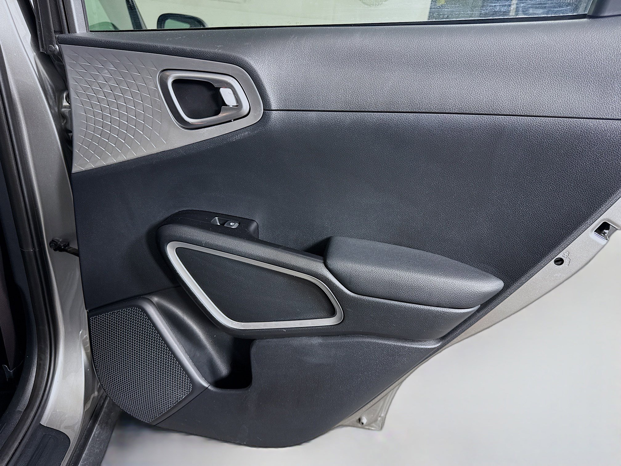 Used 2025 Kia Soul LX w/ LX Technology Package image 27