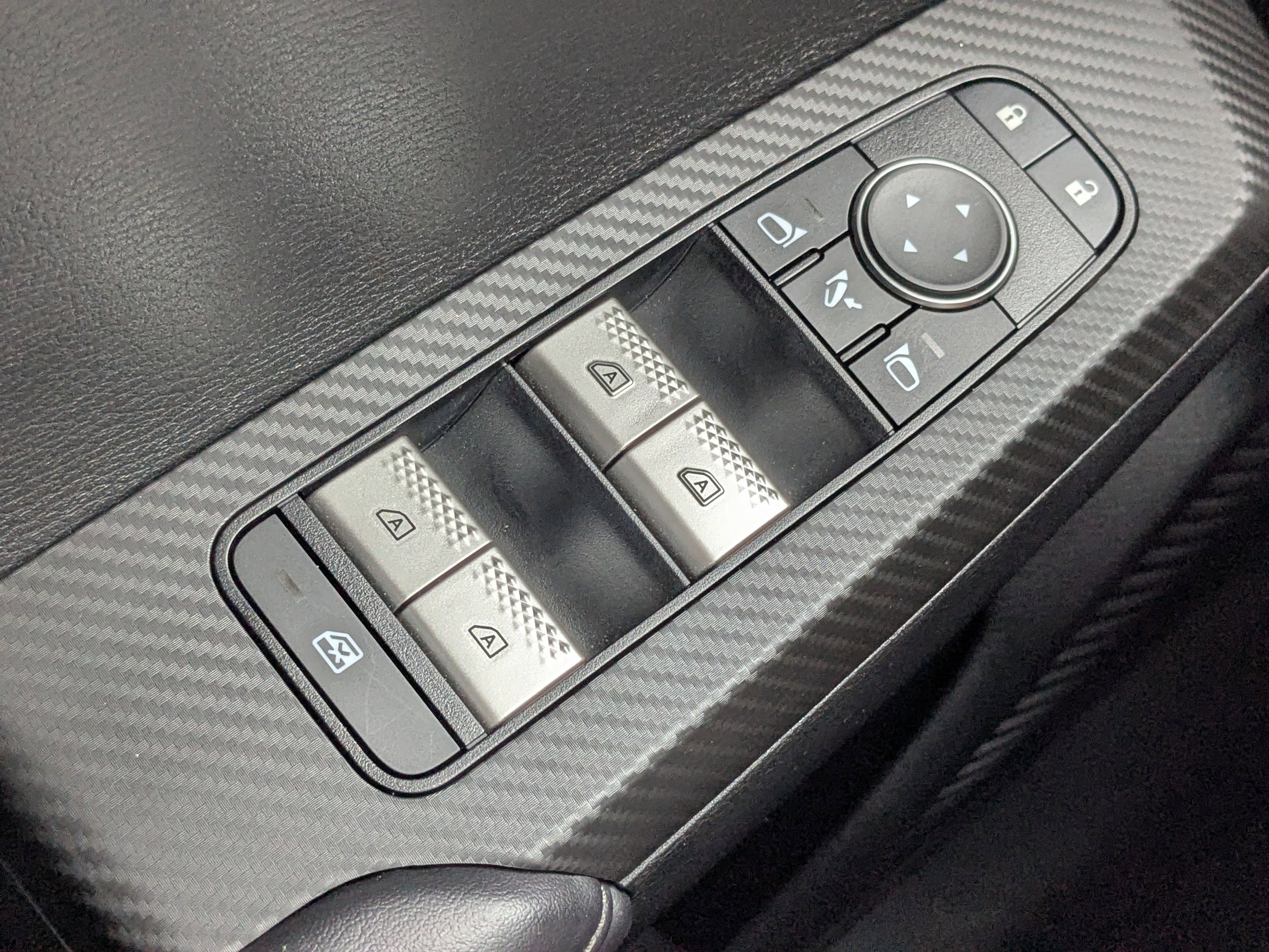 Used 2023 Mitsubishi Outlander SE image 28