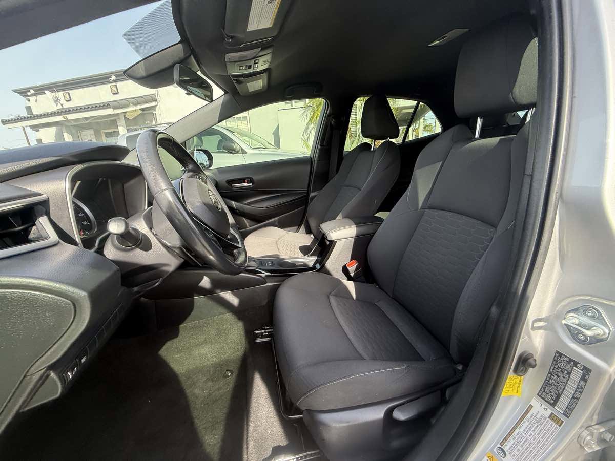 Used 2020 Toyota Corolla SE w/ Carpet Mat Package image 8