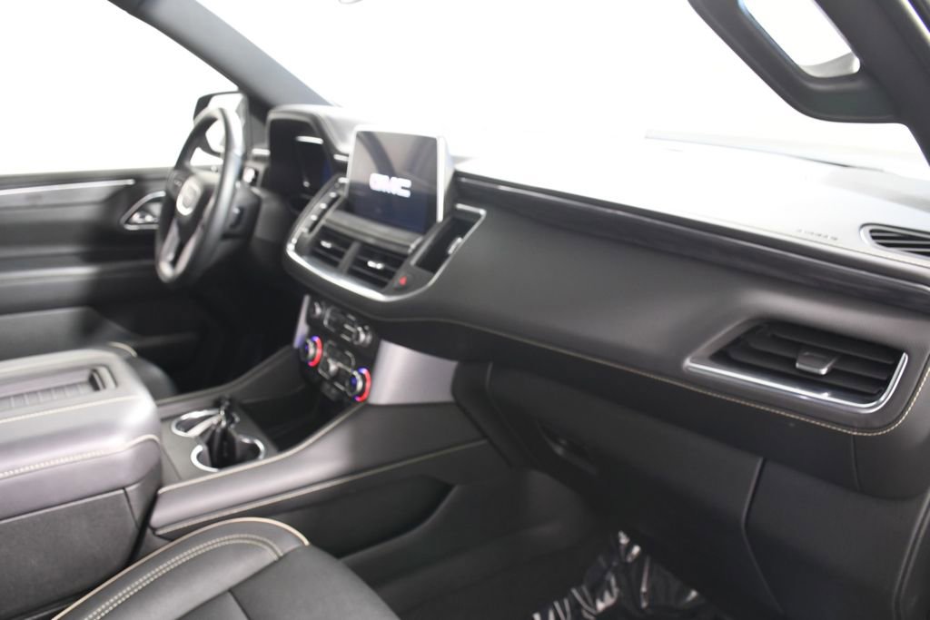 Used 2023 GMC Yukon XL SLT w/ SLT Premium Package image 19