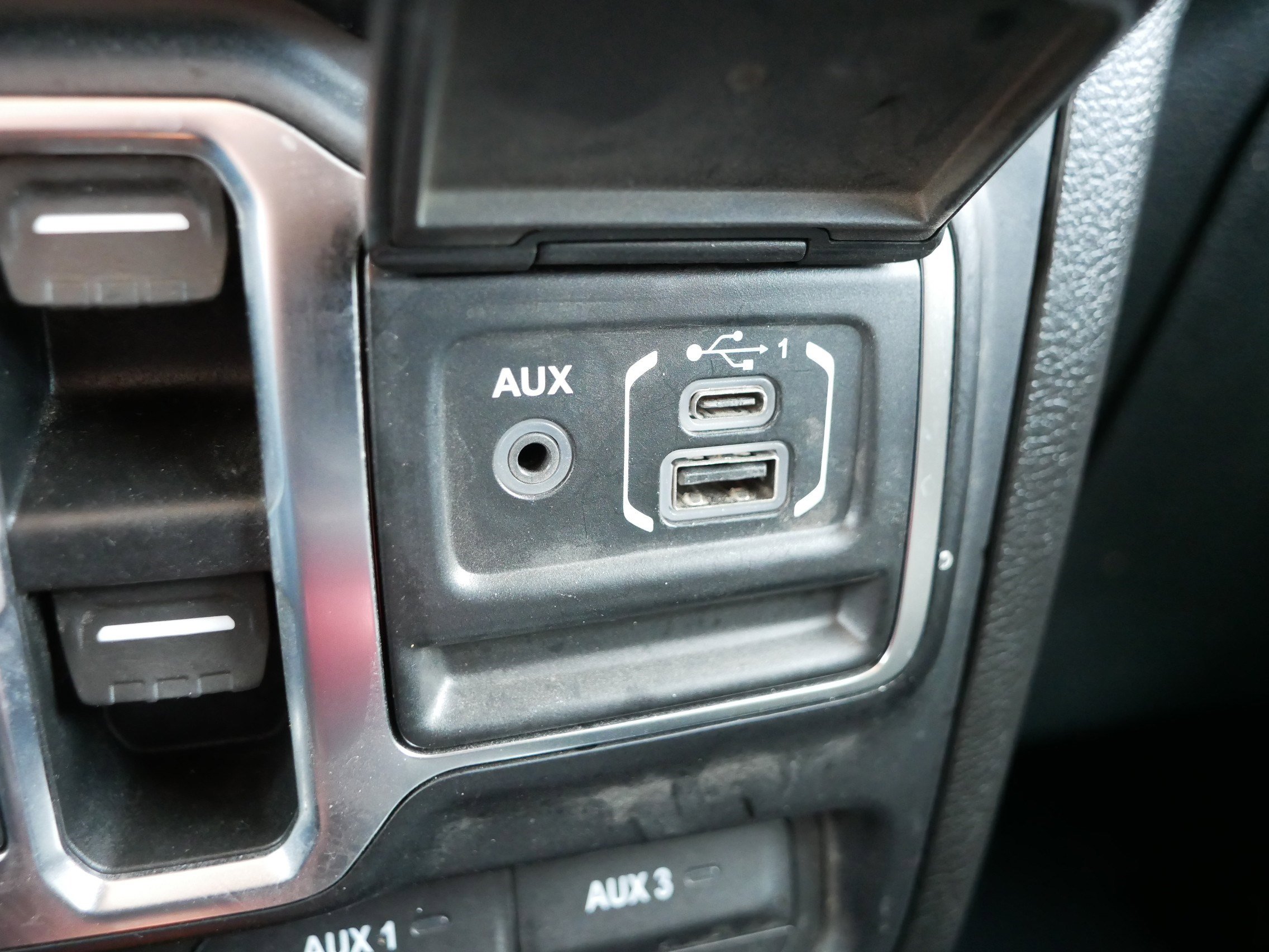 Used 2020 Jeep Gladiator Sport w/ Quick Order Package 24S image 33