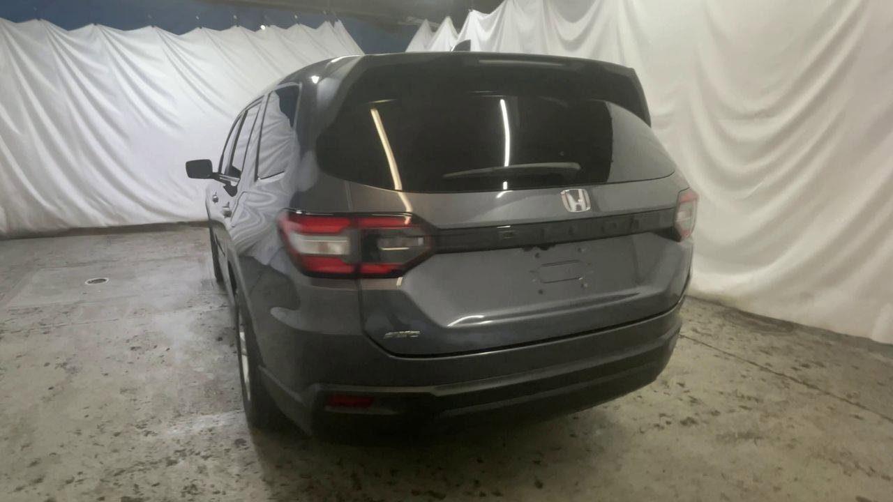 Used 2023 Honda Pilot LX image 7