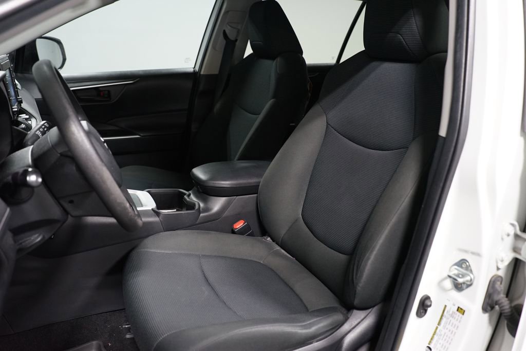 Certified 2022 Toyota RAV4 LE image 6